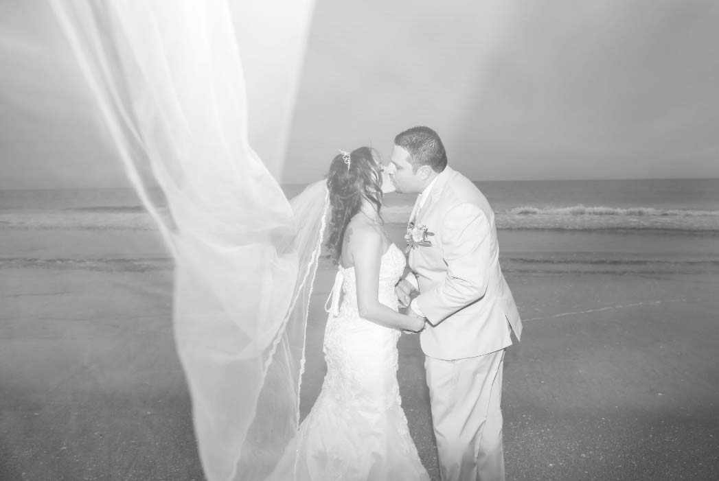 Should I wear a veil to my beach wedding?