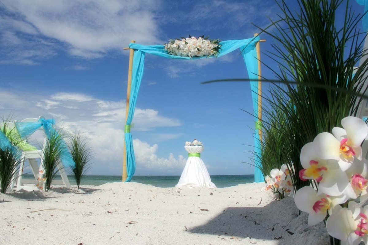 Beach Wedding Packages vs an à la carte Ceremony